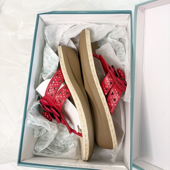 Women's Cliffs by White Mountain Cynthia Thong Sandal Berry Red Smooth - Picture 10 of 10